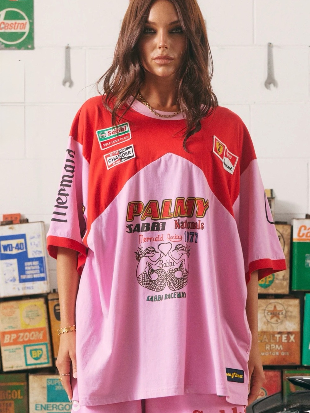 Sabbi THE VERY OVERSIZED MERMAID
RAGING TEE- PINK & RED